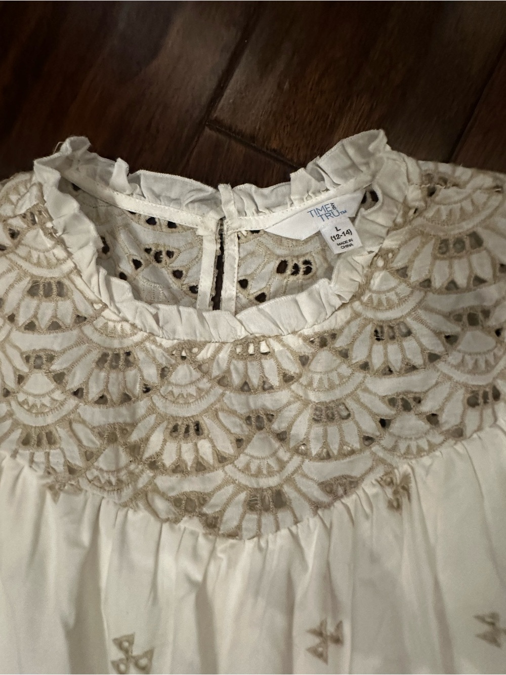 Time and Tru White Tunic with Gold Embroidered Lace - Picture 2 of 3